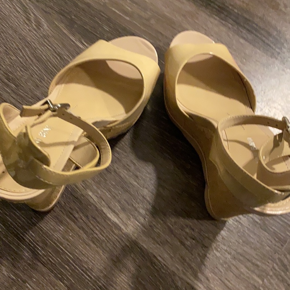 Beige - Picture 2 of 2